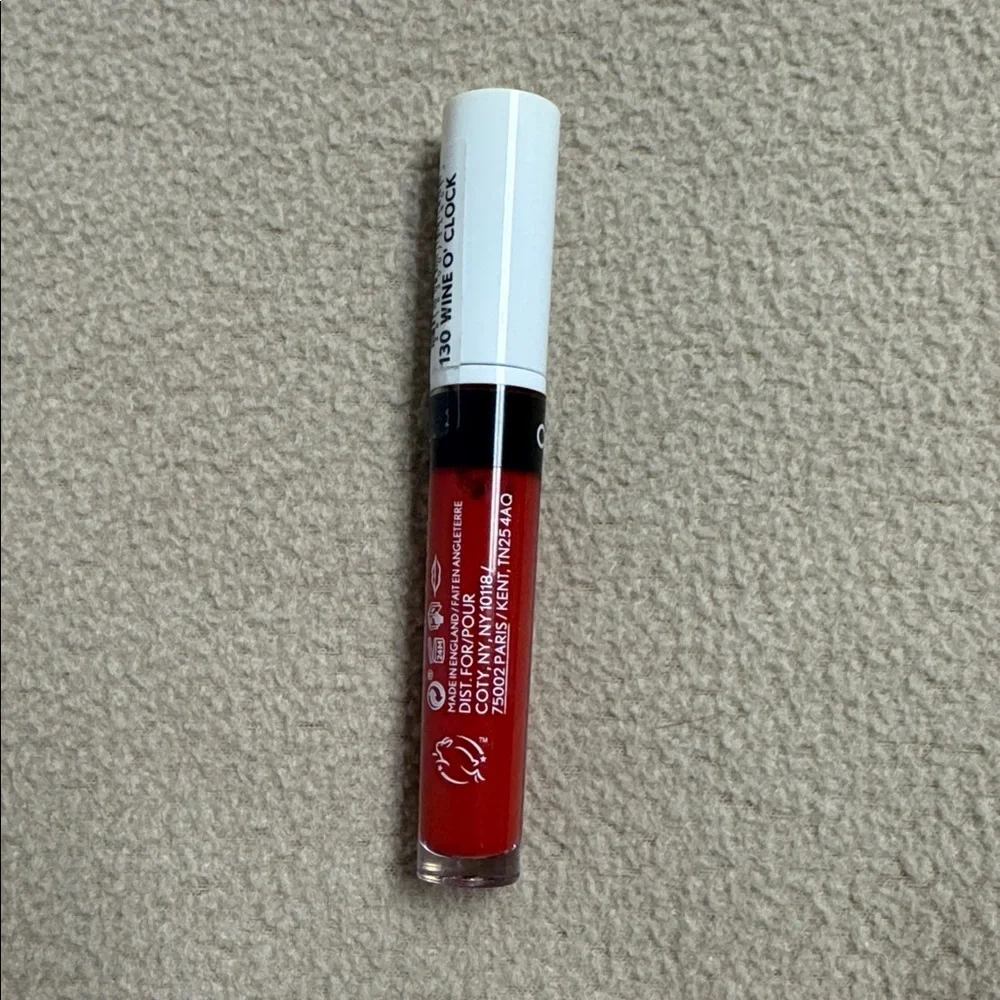 130 COVERGIRL Outlast‎ Ultimatte One Step Liquid Lip Color - Wine O Clock